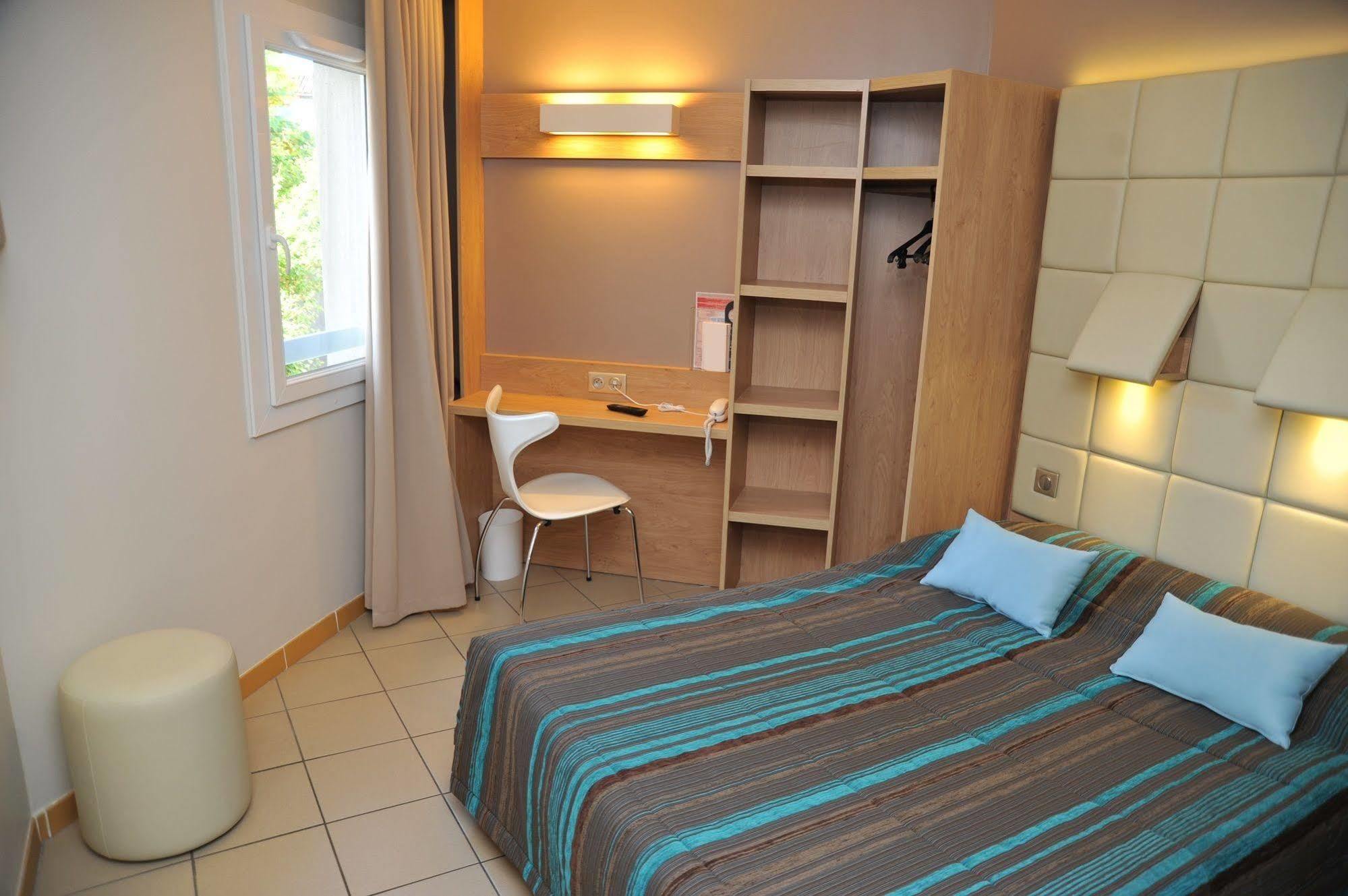 Espace Cite 2*